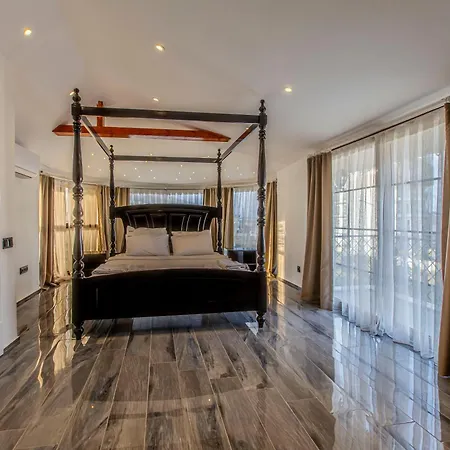 Red Premium Avangarde Sik Mimari Villa