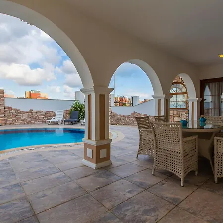 Red Premium Avangarde Sik Mimari Villa
