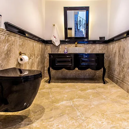 Red Premium Avangarde Sik Mimari באלאק